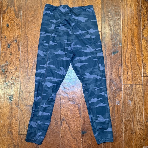 Athleta Ultimate Camo 7/8 Tight Leggings Size M NWOT - Picture 3 of 6